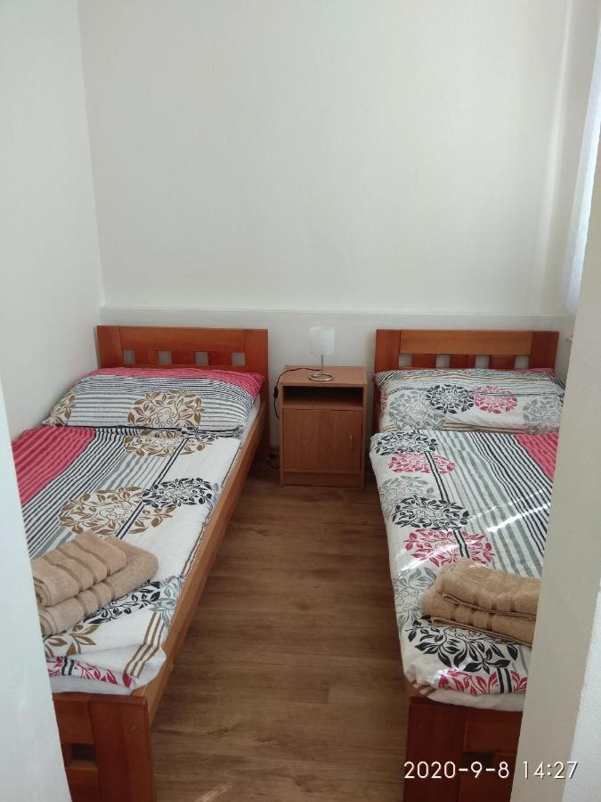 Restaurace Alvi Hotell Ostrava Exteriör bild
